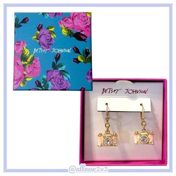 Betsey Johnson Pink Goldtone and Crystal Camera Earrings New in box - Picture 1 of 14